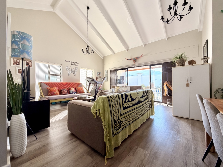 3 Bedroom Property for Sale in Sandbaai Western Cape